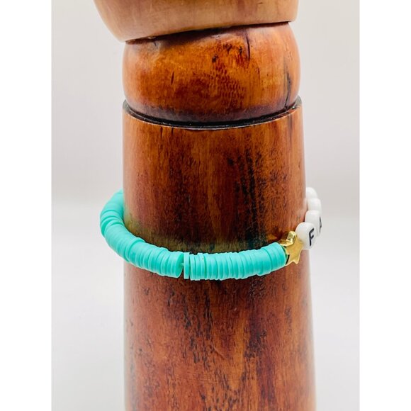 Hand Beaded small Bracelet great for Teenager gift - Picture 3 of 4